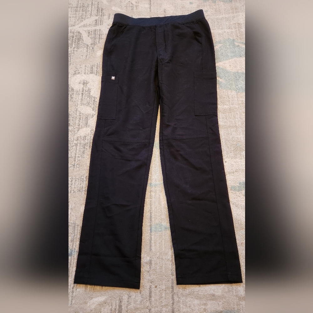Men's FIGS Axim 2.0 Cargo Scrub Bottoms. Size L. Black. NWT